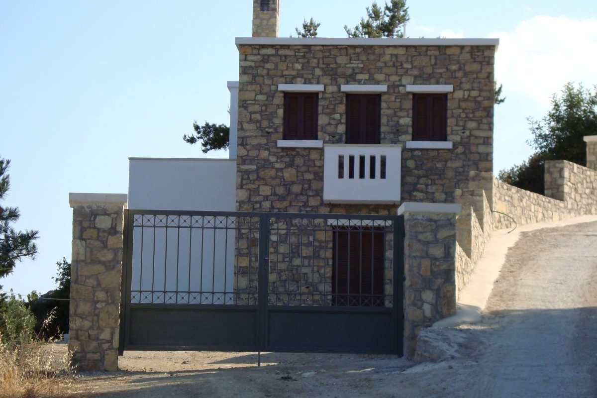 ΚΑΛΥΒΑΣ ΕΜΜΑΝΟΥΗΛ (Ανατολή)